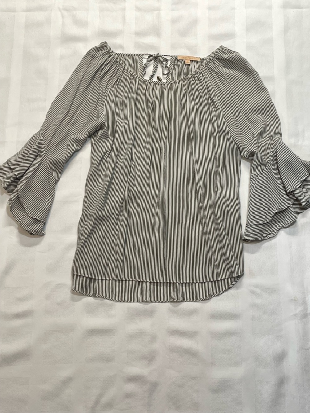 Gibson Latimer Gray & White Striped Ruffle Sleeve Blouse